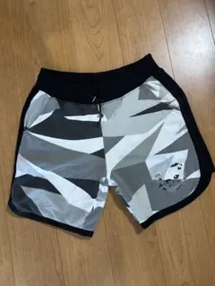ハイドロゲン　ショートパンツ ハーフパンツ 迷彩柄 グレー系　XLのサムネイル