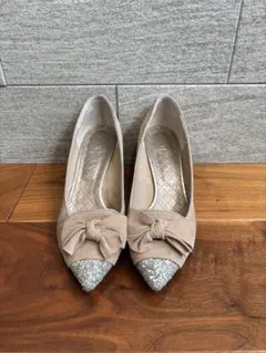 ベージュ スエード リボン付き パンプス