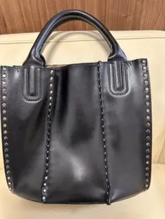 ZARA ザラ　シルバー　スタッズ付き ブラック ハンドバッグのサムネイル