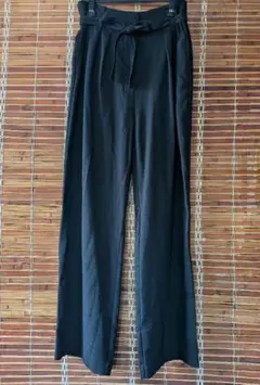 H＆M ブラック ストレートパンツ リボンベルト