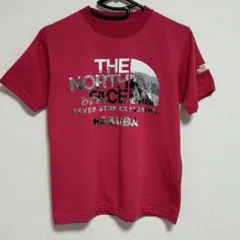 The North Face T-シャツ ピンク色。