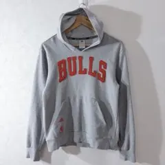 adidas NBA BULLS パーカー　フーディー　レディース　M 古着のサムネイル