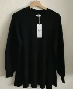 ブラックニット 長袖 フレアシルエット