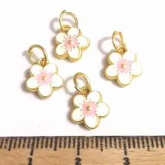 3点限り⭐かわいい桜.。.:*4個♡ゴールドチャーム
