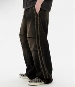 ダークブラウン ストライプデザイン ワイドパンツ