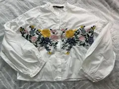 ZARA Trafaluc collection S 花柄刺繍シャツバルーン袖