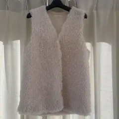 Amista アミスター　 ホワイトファーベスト ノースリーブ