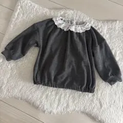 レース襟付きグレー長袖トレーナー