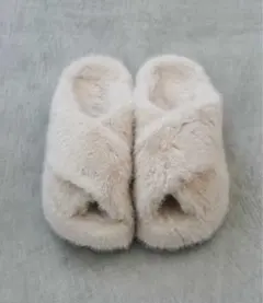 ファーサンダル　アイボリー　22.5cm ふわふわ もこもこ