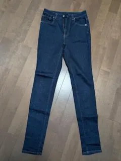 ダークブルー スキニーデニム 裾ほつれあり