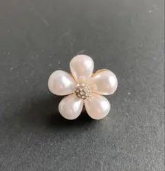 パール　フラワー　ピンブローチ　春におすすめ