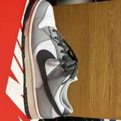 NikeWomen'sDunkLow White/Light SmokeGrey