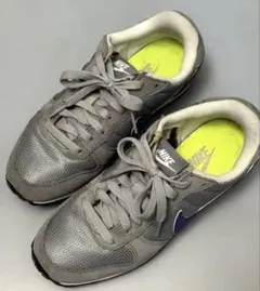ナイキ スニーカー グレー 23.5cm 軽量 通勤 通学 ウォーキング