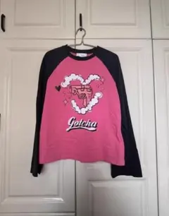 Oof! ハートと銃デザイン長袖Tシャツ