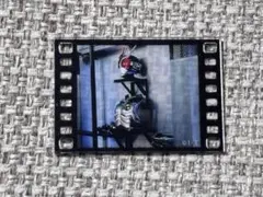 真アギト展 仮面ライダーアギト フィルムコマ風チャーム ② - メルカリ