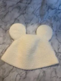 ディズニー　ミッキーマウス耳付き　ホワイトニット帽子