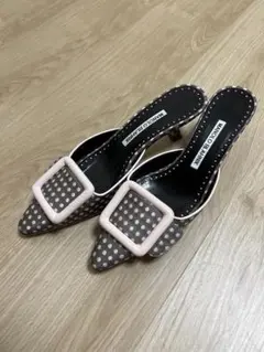 2025年最新】manolo blahnik メイセールの人気アイテム - メルカリ