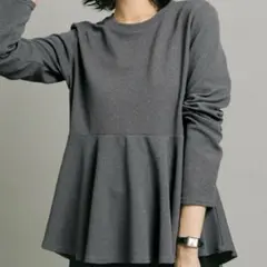 coca コカ エンボス長袖裾フレアトップス グレー S