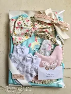 ⁎⋆*﻿出産祝い⁎⋆*﻿女の子　ベビーギフトセット　ユニコーン　ロンパースブルー