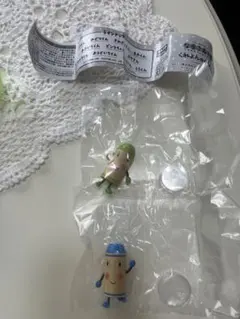 もちまる様専用ならぶんです。くれよんのくろくん　きみどりさん　あおくんガチャ2種