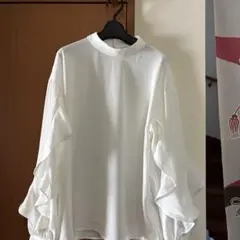 Bou Jeloudホワイトフリルバルーンスリーブシャツ