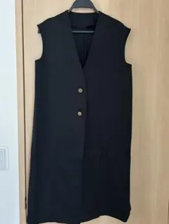 黒いノースリーブベスト ジレM