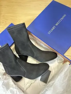 STUART WEITZMAN スエード ブーティ ブラックのサムネイル