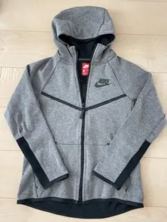 NIKEテックフリースパーカー　キッズM 140150 赤タグ　グレー