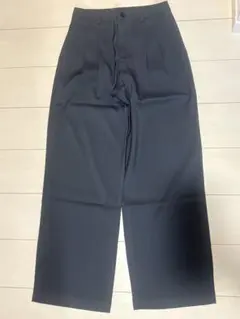 ダークグレー プリーツ入り ワイドパンツ