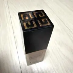 ジバンシー　リキッドファンデーションのサムネイル