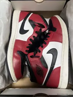 NIKE AIR JORDAN 1 シカゴ　ブラックトゥ　MID 鑑定書付きのサムネイル
