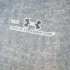 美品】 Under Armour アンダーアーマー アンダーシャツ　長袖　グレー