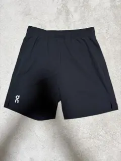 On オン xs ショートパンツ