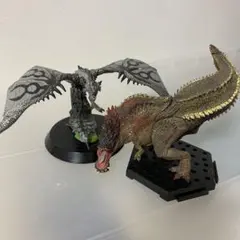モンハンフィギュア　リオレウス希少種とイビルジョー