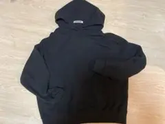 ESSENTIALS ブラック フード付きパーカー