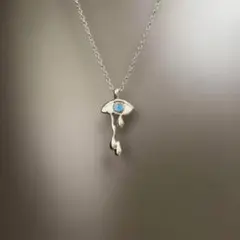 目のモチーフ シルバーネックレス