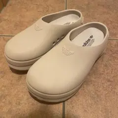 adidas Originals クロッグ サンダル ミュール IE7052