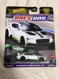 Hot Wheels 2018 Bentley Continental GT3のサムネイル