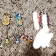 ご当地キティストラップ