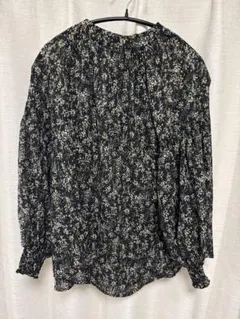 BEAMS HEART 花柄 長袖ブラウス 黒
