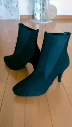 ショートブーツ　ブラック　新品