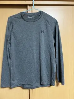 Under Armour グレー ロングスリーブTシャツ SM/P/CH