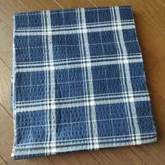 ネイビーとホワイトのチェック柄生地