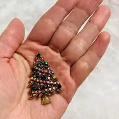 クリスマスツリー　ブローチ　プレゼント　北欧　ラインストーン　アンティーク調