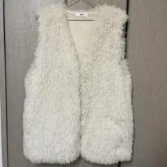 ホワイトファーベスト ノーカラー カジュアル