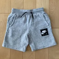 NIKE グレー 裏起毛ハーフパンツ　キッズSサイズ110cm