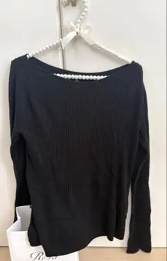 黒 長袖 ニット ラウンドネック ユニクロ