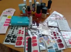 ネイルポリッシュとネイルシールセット