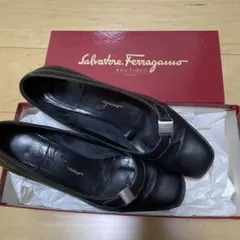 フェラガモ　パンプス