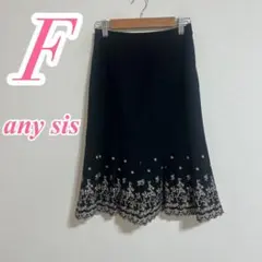 any sis フレアスカート ブラック ベージュ刺繍　きれいめコーデ　オフィスのサムネイル